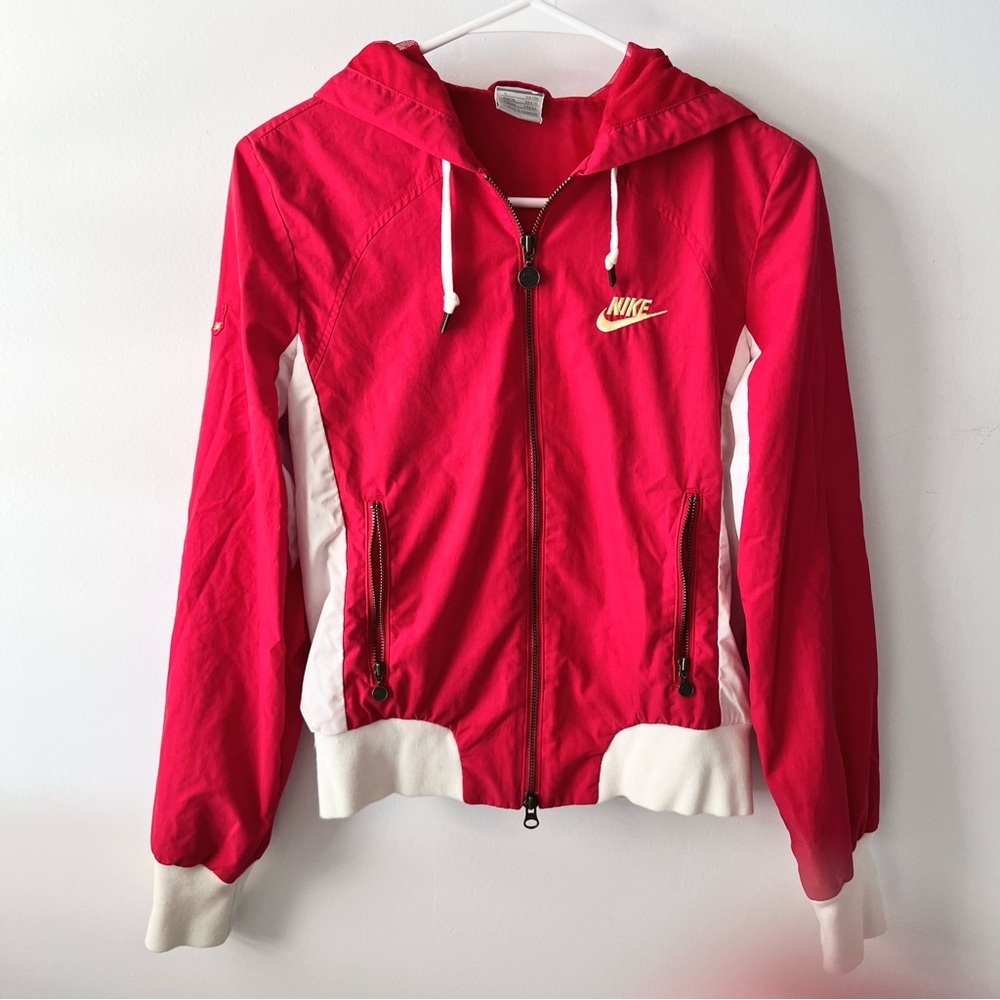 NIKE | RARE women’s retro fitted track jacket